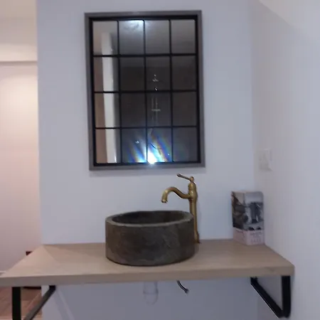 Les *