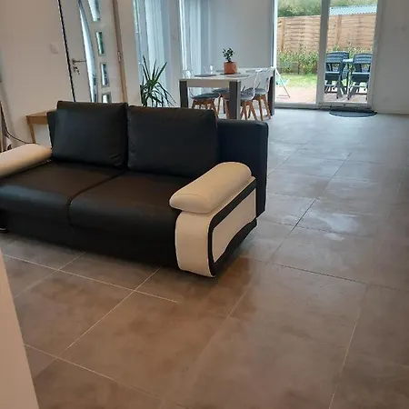 Vakantiehuis Les *